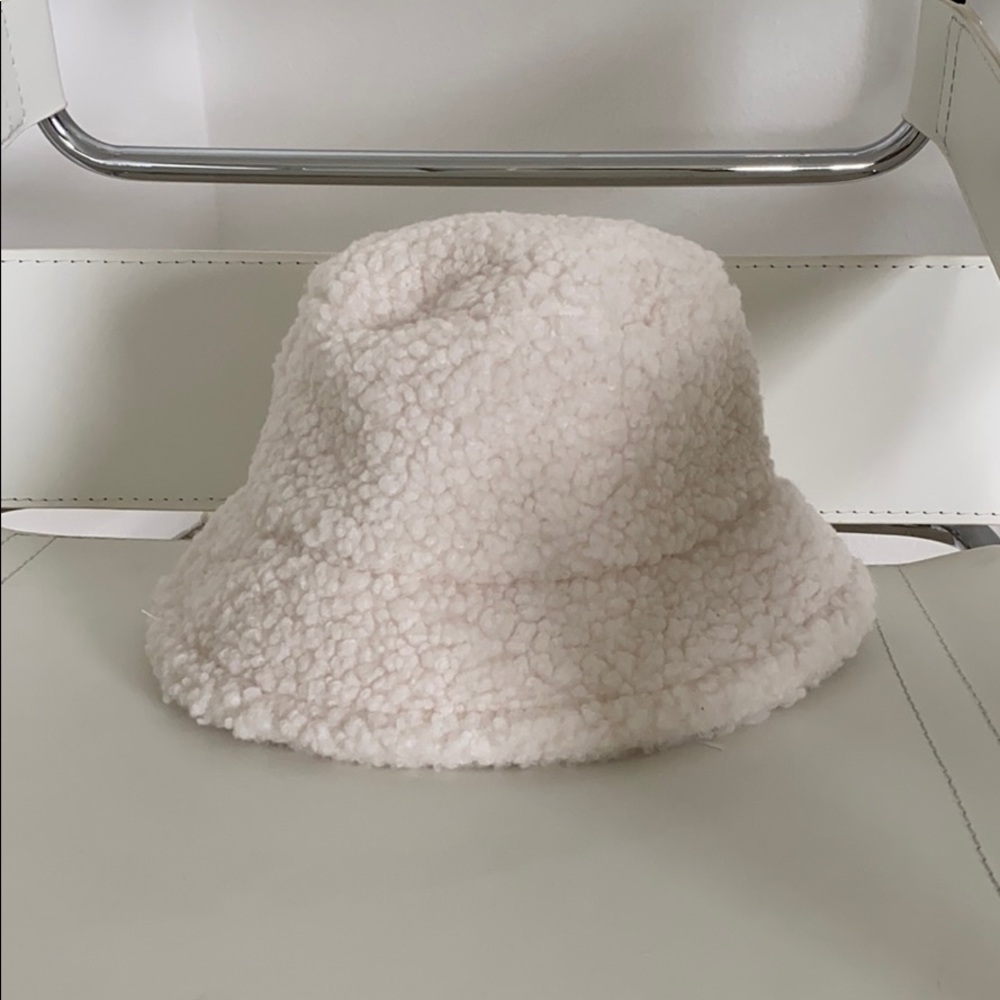 Teddy Sherpa fur bucket hat